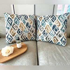 Woven Design Fabric Accent Pillow in Diamond Pattern, Multicolor